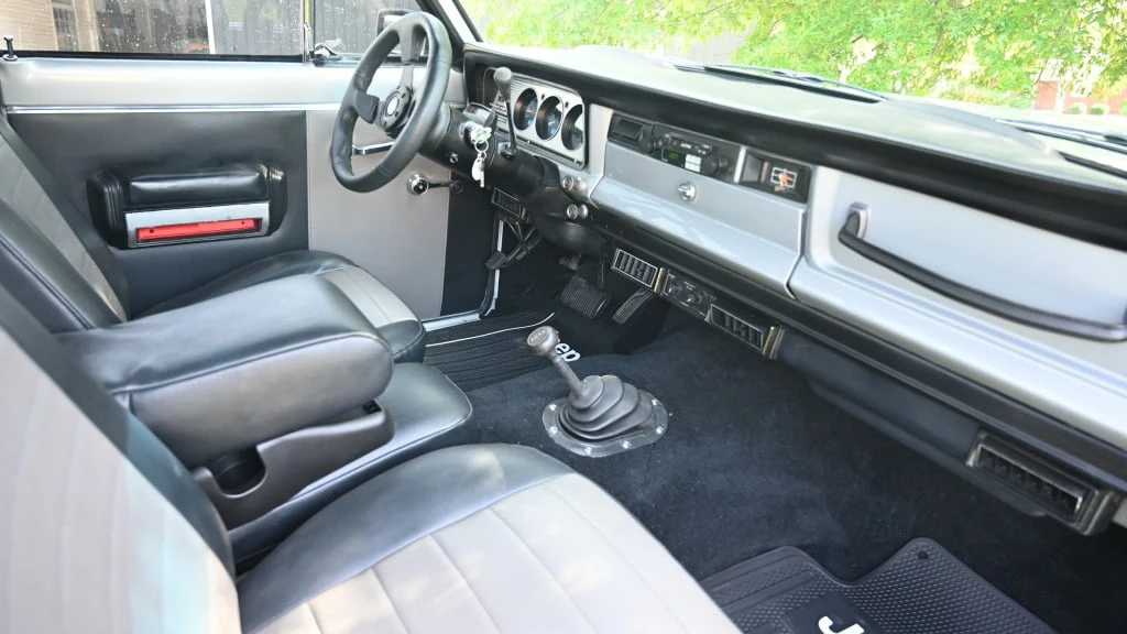 1983 Jeep SJ Gladiator - Image 8 of 30