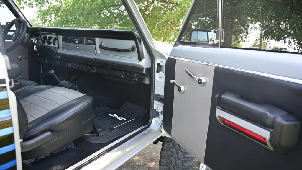 1983 Jeep SJ Gladiator - Image 9 of 30