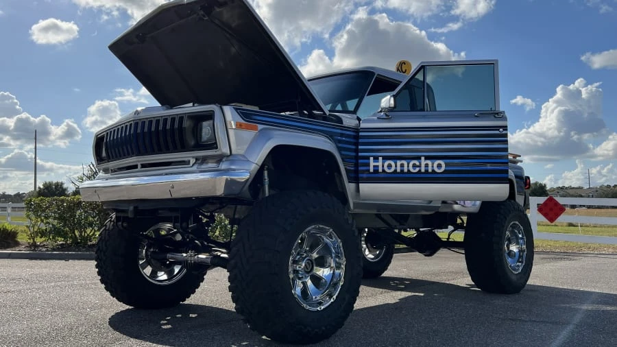 1983 Jeep SJ Gladiator - Image 7 of 15