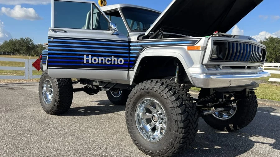 1983 Jeep SJ Gladiator - Image 8 of 15