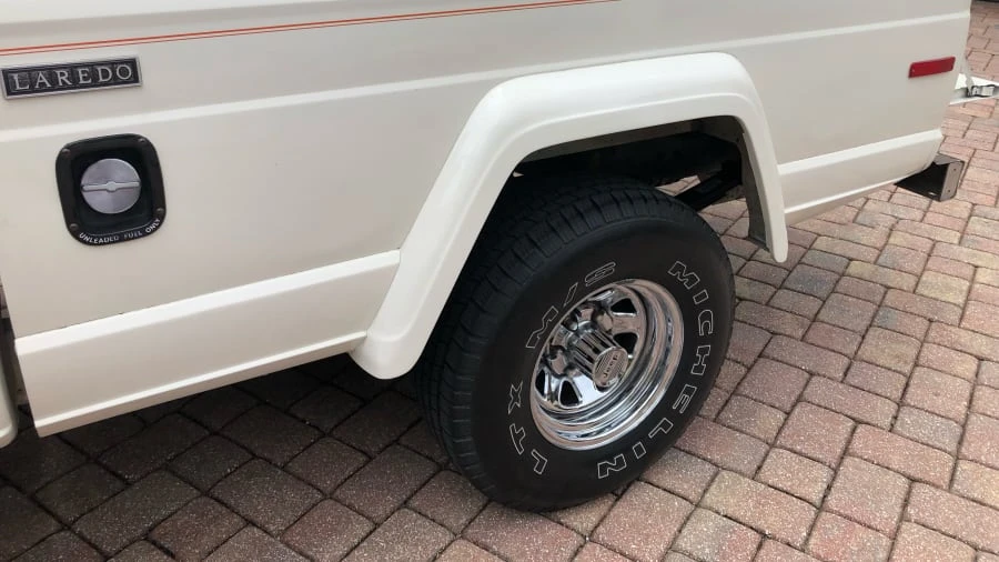 1983 Jeep SJ Gladiator - Image 9 of 13