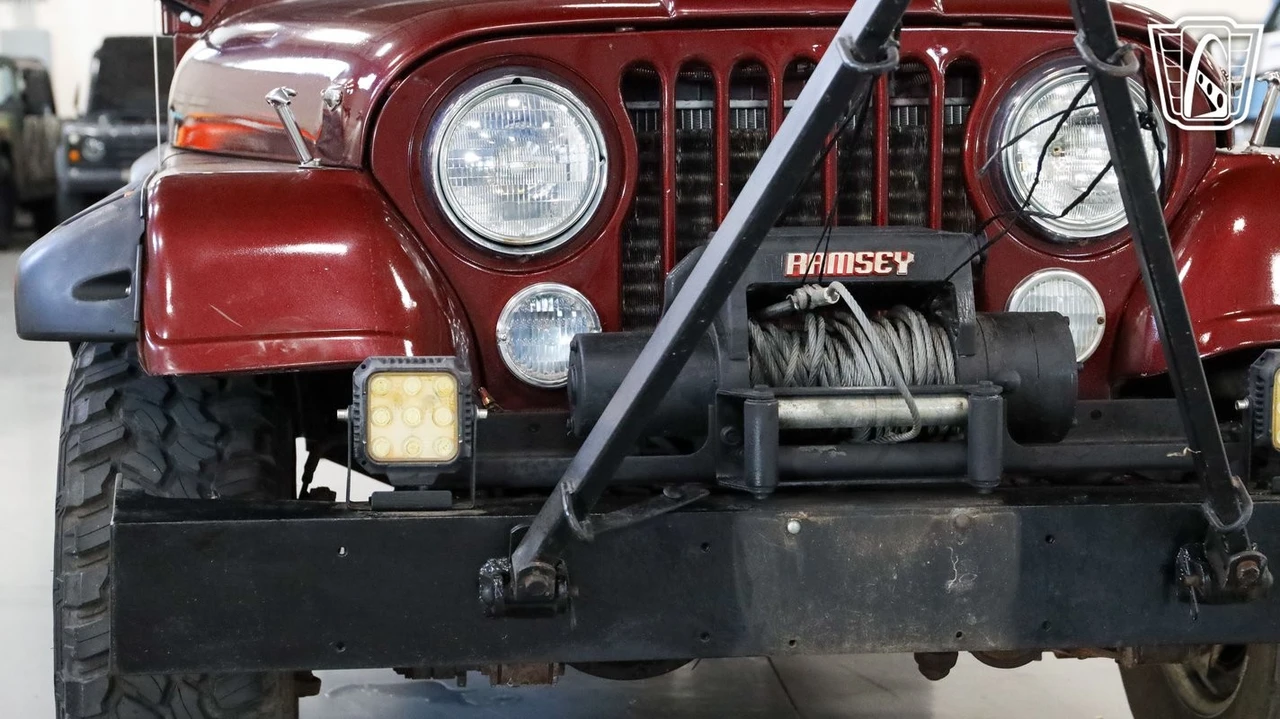 1983 Jeep CJ7 - Image 9 of 12