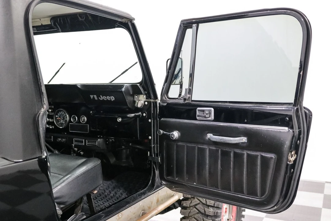 1983 Jeep CJ8 Scrambler - Image 13 of 27