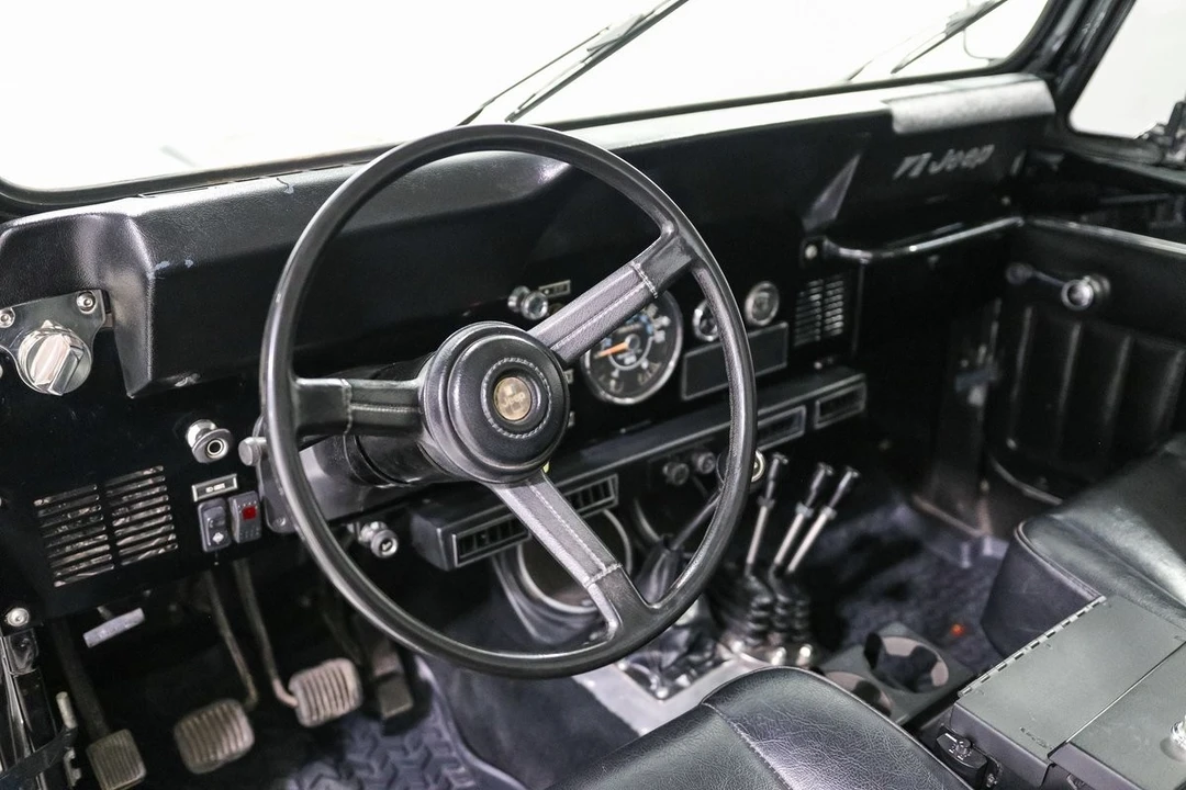 1983 Jeep CJ8 Scrambler - Image 10 of 27