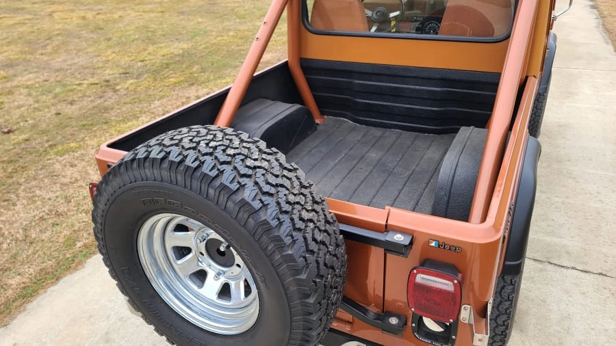 1983 Jeep CJ8 Scrambler - Image 13 of 22