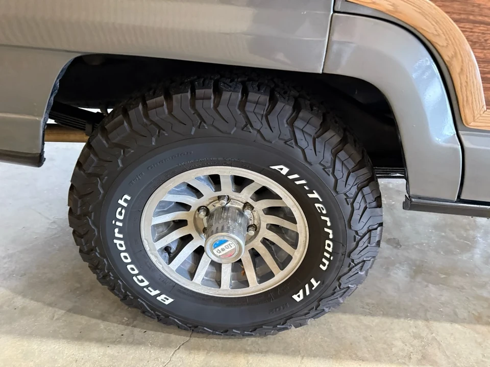 1983 Jeep SJ Wagoneer - Image 18 of 21