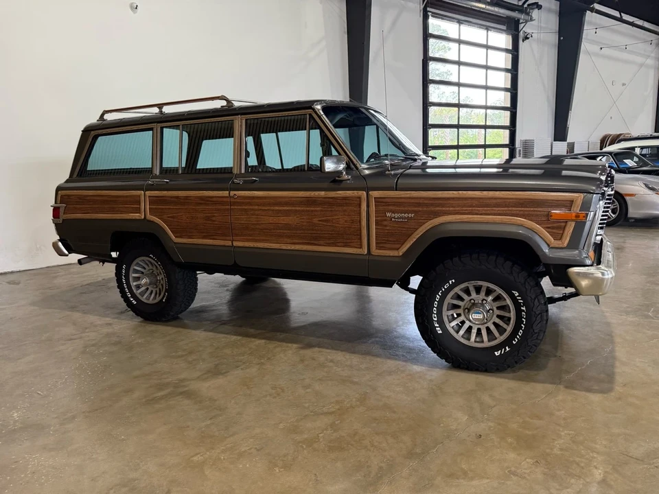 1983 Jeep SJ Wagoneer - Image 10 of 21