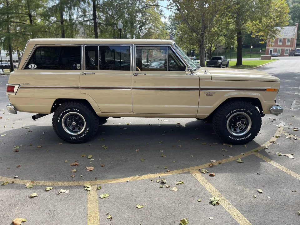 1983 Jeep SJ Wagoneer - Image 8 of 31