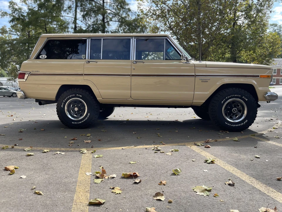 1983 Jeep SJ Wagoneer - Image 7 of 31