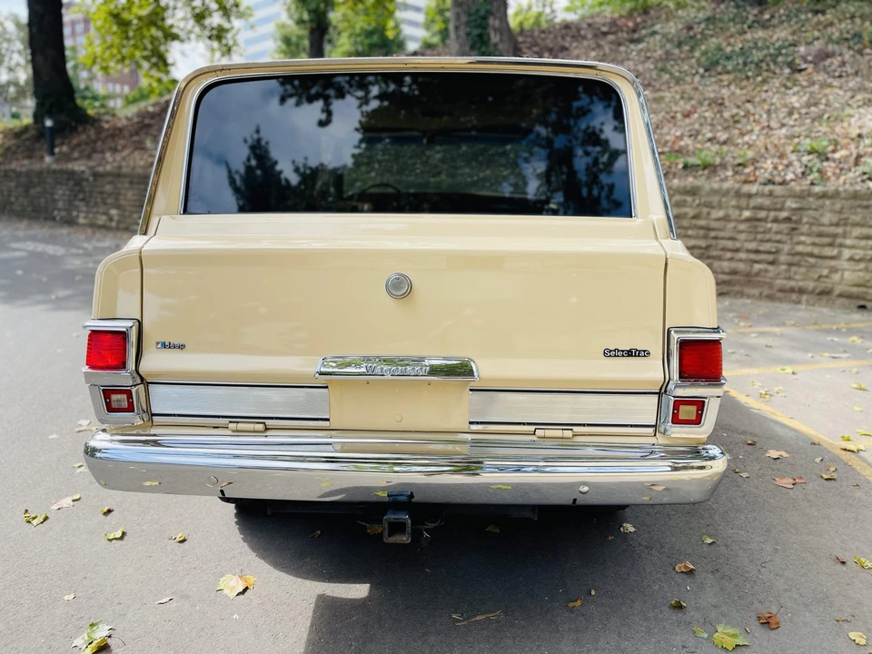 1983 Jeep SJ Wagoneer - Image 13 of 31