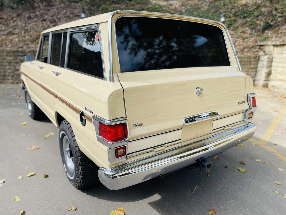 1983 Jeep SJ Wagoneer - Image 14 of 31