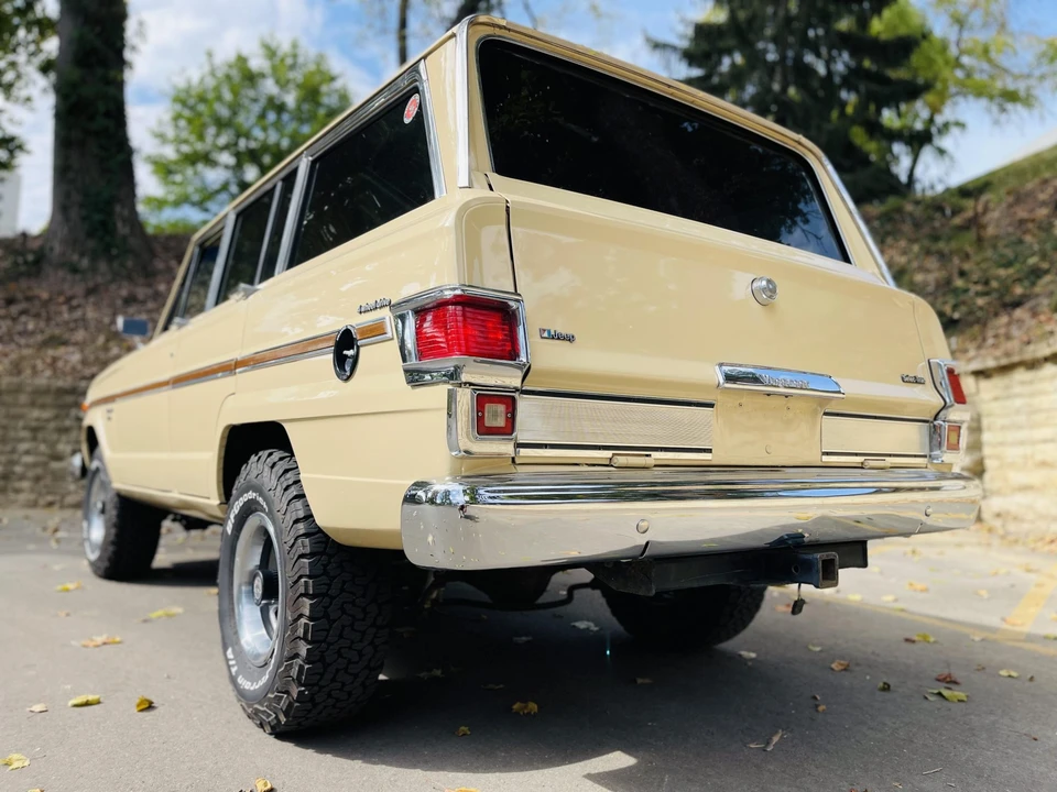 1983 Jeep SJ Wagoneer - Image 15 of 31