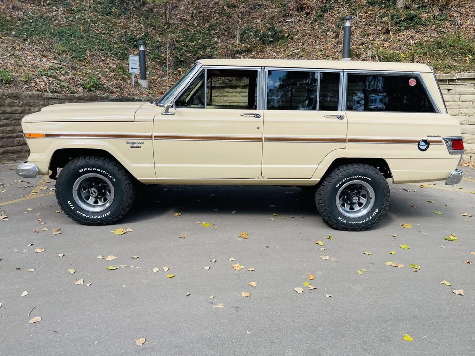1983 Jeep SJ Wagoneer - Image 17 of 31