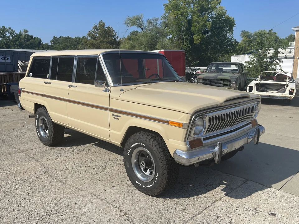 1983 Jeep SJ Wagoneer - Image 5 of 31