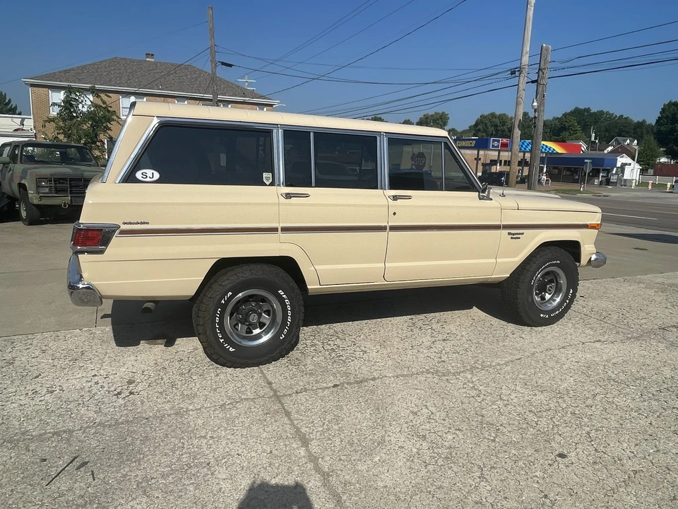 1983 Jeep SJ Wagoneer - Image 9 of 31
