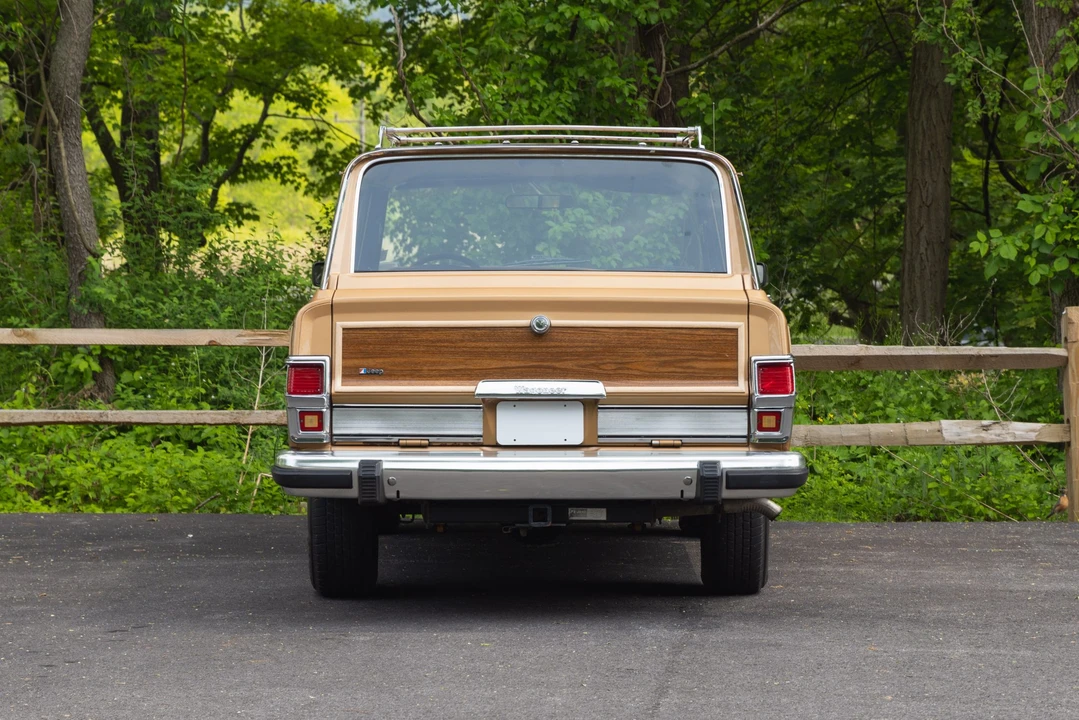 1983 Jeep SJ Wagoneer - Image 17 of 31