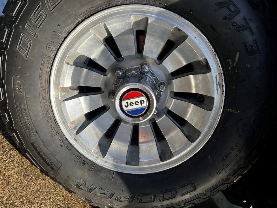 1983 Jeep SJ Wagoneer - Image 19 of 31