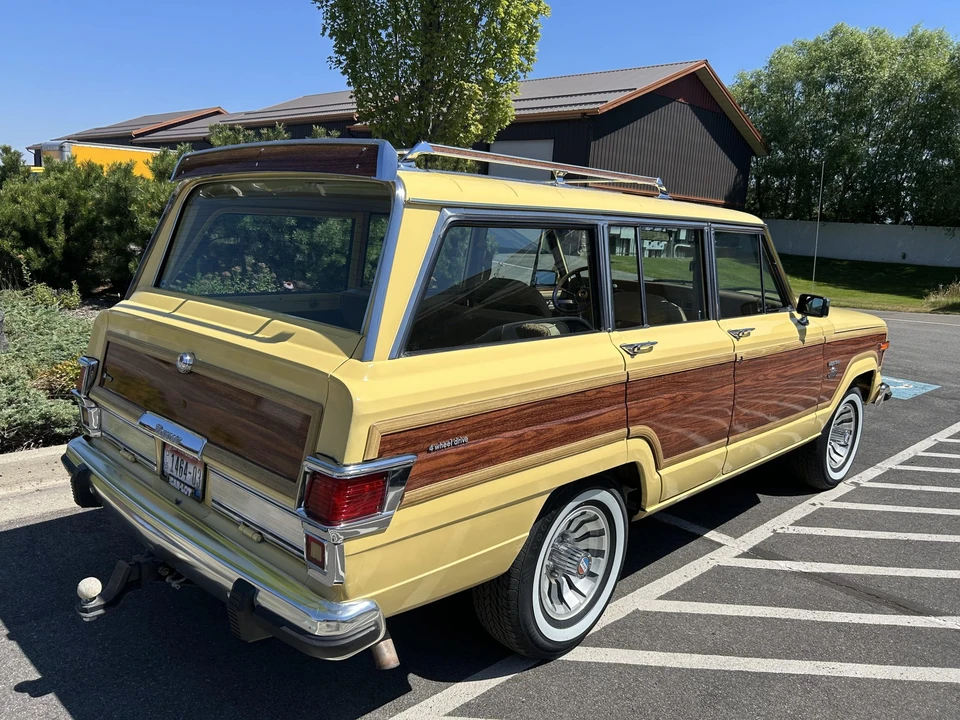 1983 Jeep SJ Wagoneer - Image 9 of 31