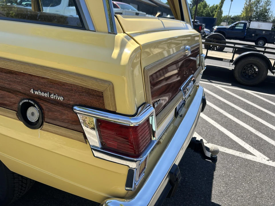 1983 Jeep SJ Wagoneer - Image 14 of 31