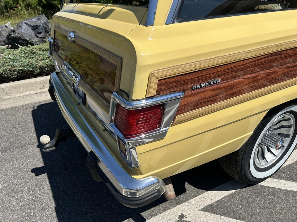 1983 Jeep SJ Wagoneer - Image 15 of 31