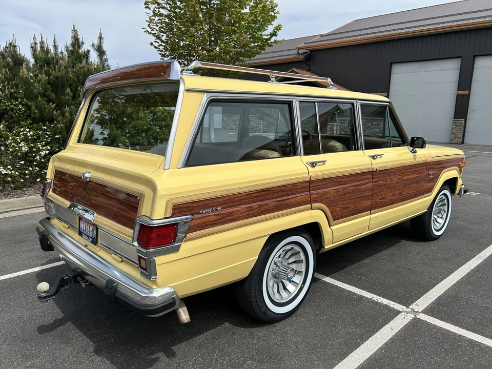 1983 Jeep SJ Wagoneer - Image 10 of 31