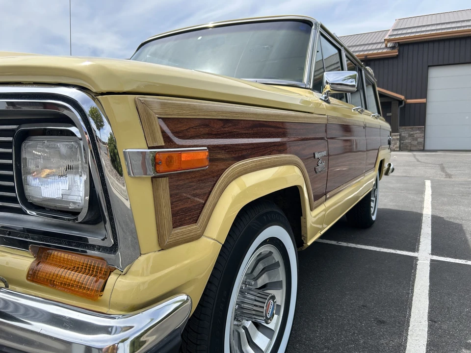 1983 Jeep SJ Wagoneer - Image 13 of 31