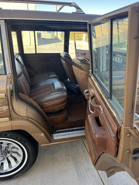 1983 Jeep SJ Wagoneer - Image 9 of 12