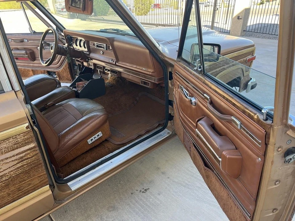 1983 Jeep SJ Wagoneer - Image 7 of 12