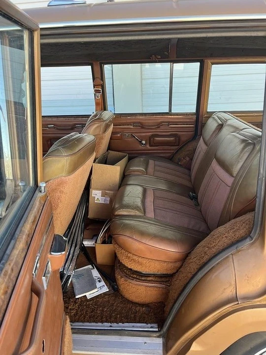1983 Jeep SJ Wagoneer - Image 6 of 12