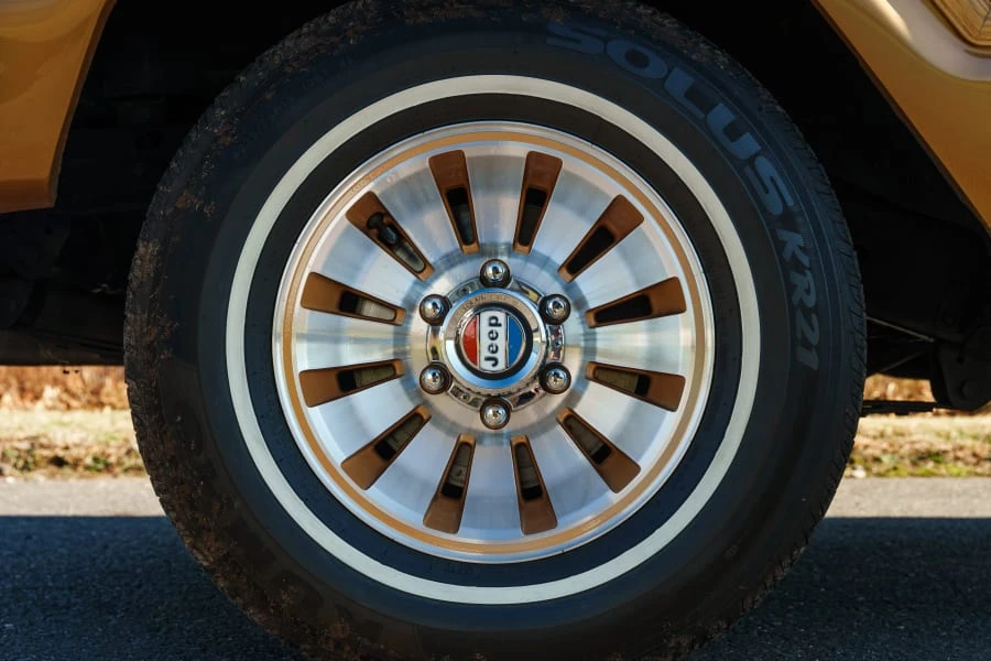 1983 Jeep SJ Wagoneer - Image 15 of 31