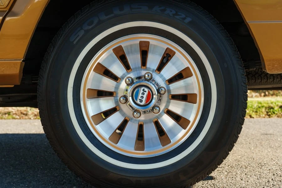 1983 Jeep SJ Wagoneer - Image 16 of 31