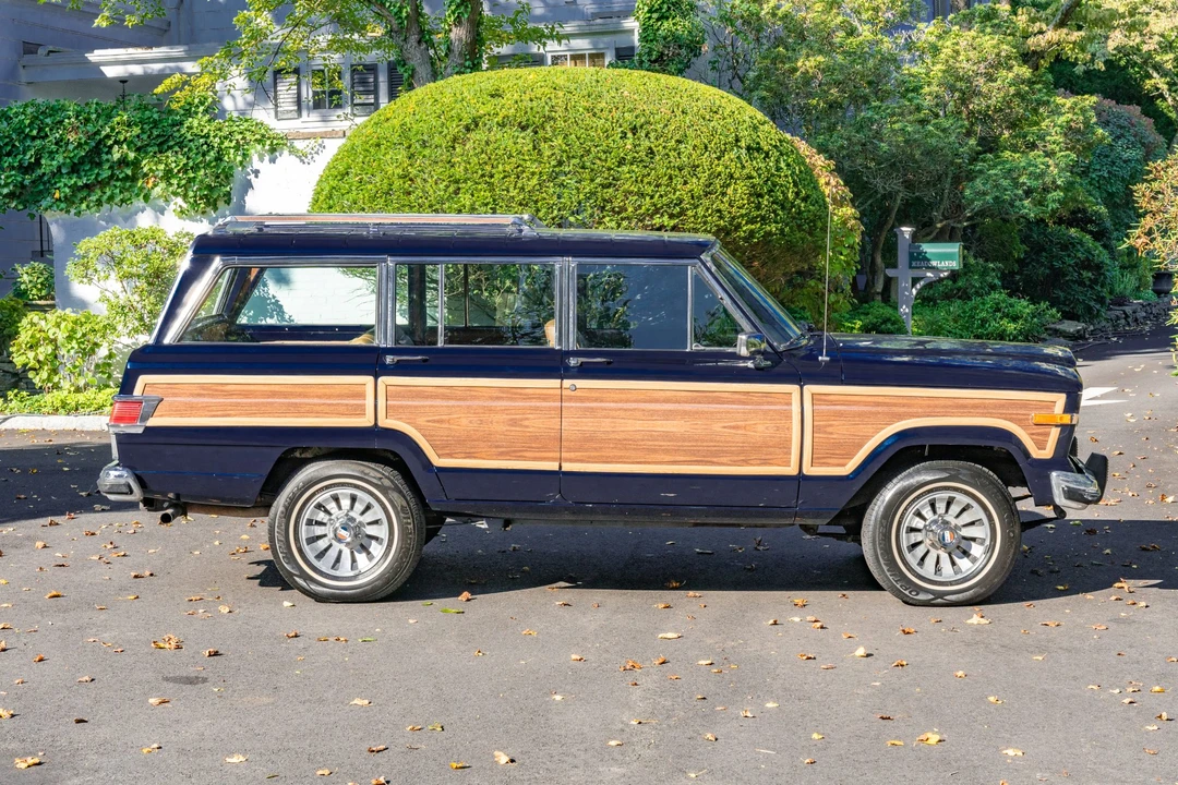 1983 Jeep SJ Wagoneer - Image 7 of 31