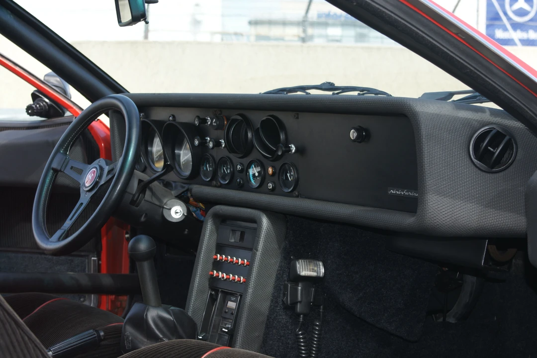1983 Lancia - Image 2 of 27