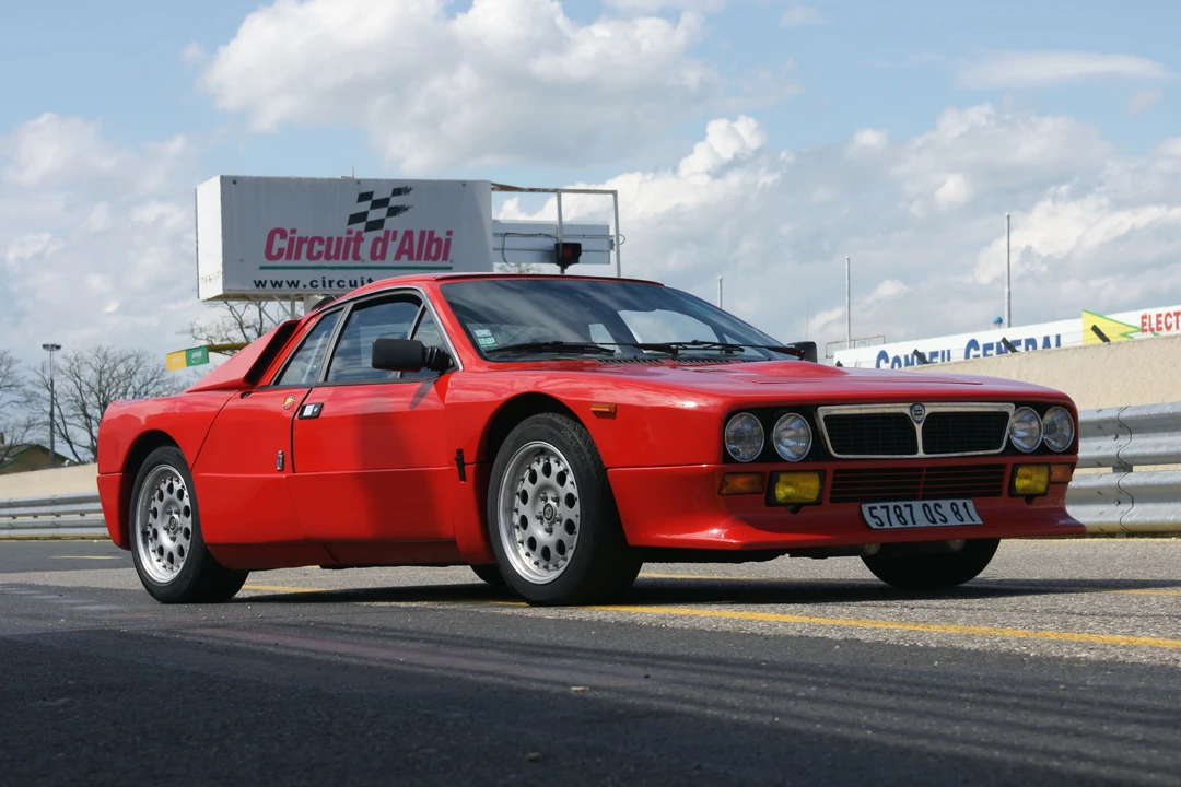 1983 Lancia - Image 3 of 27
