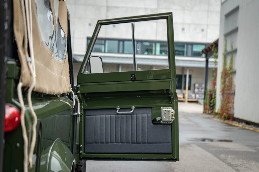1983 Land Rover Defender 110 - Image 25 of 31