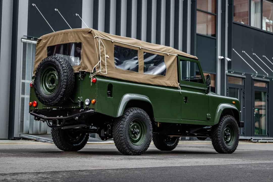 1983 Land Rover Defender 110 - Image 4 of 31