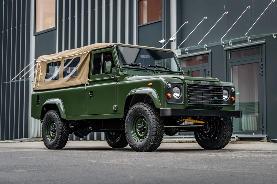 1983 Land Rover Defender 110 - Image 2 of 31