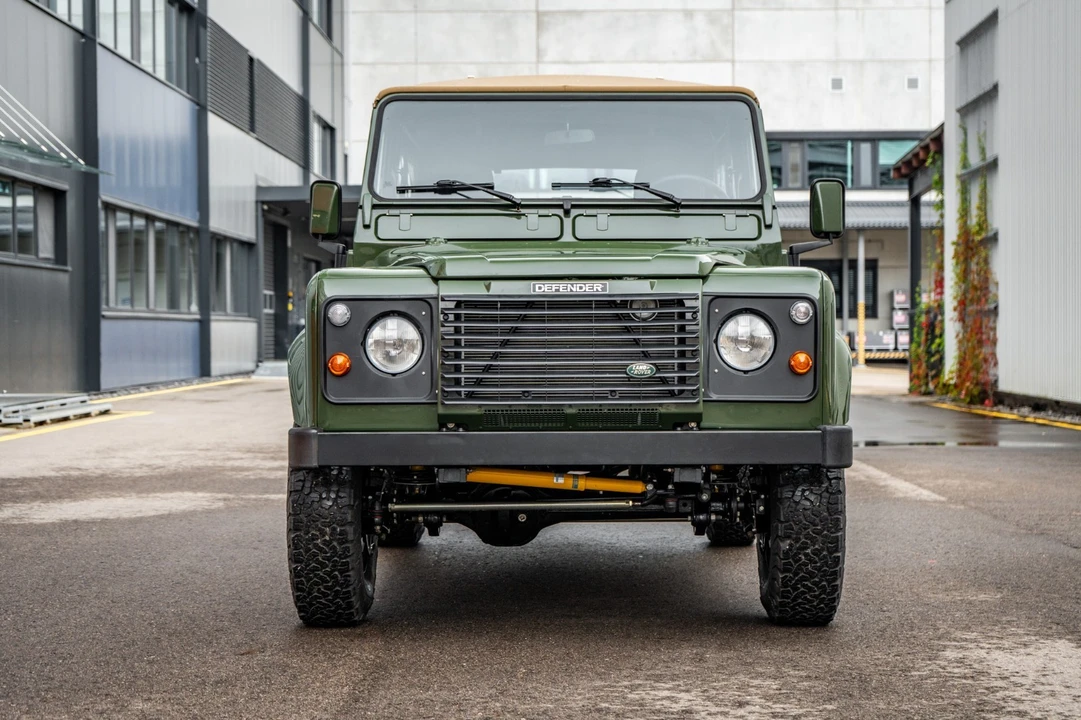 1983 Land Rover Defender 110 - Image 3 of 31