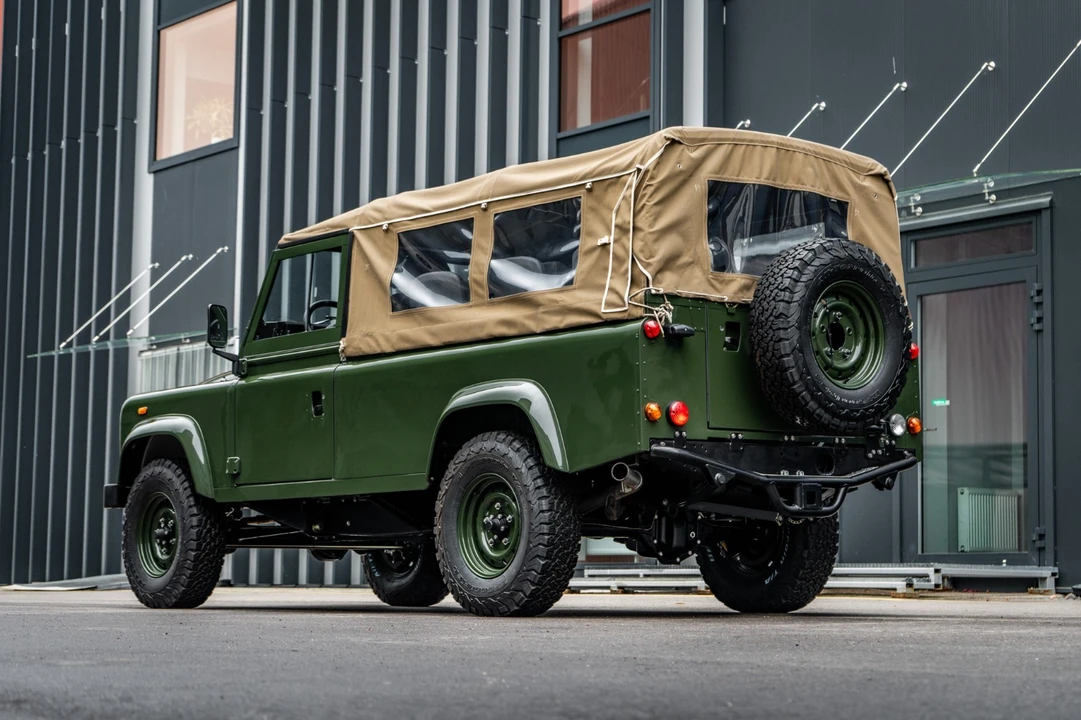 1983 Land Rover Defender 110 - Image 5 of 31