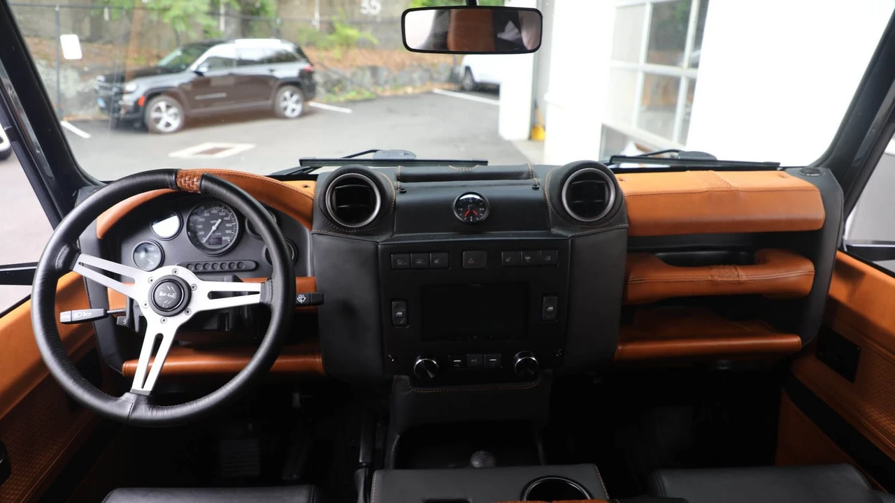 1983 Land Rover Defender 110 - Image 2 of 31
