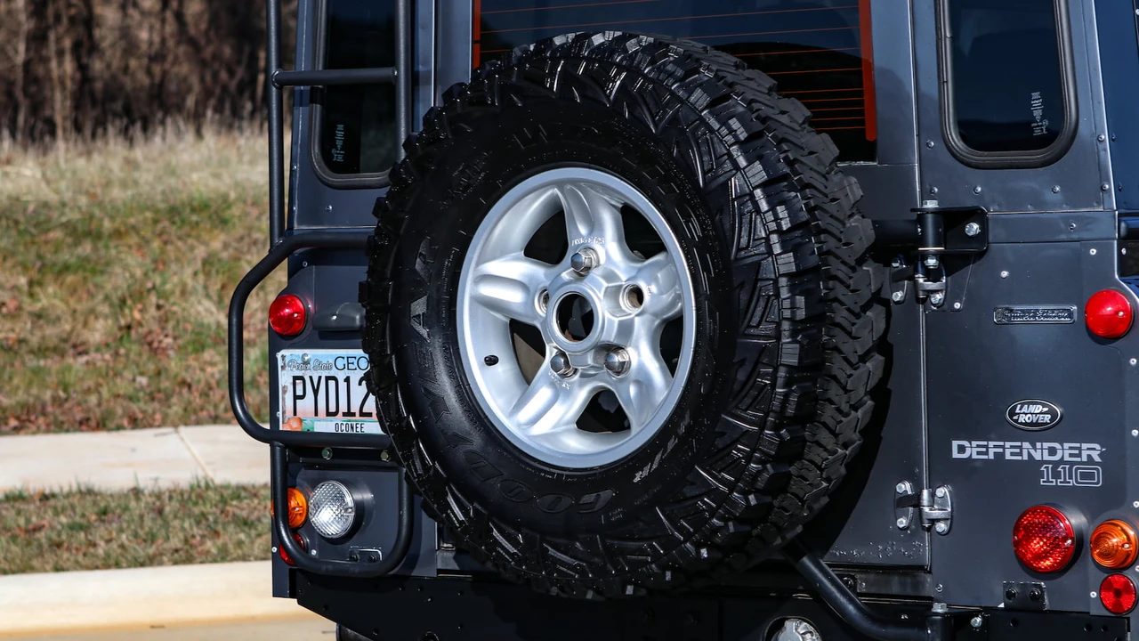 1983 Land Rover Defender 110 - Image 26 of 31