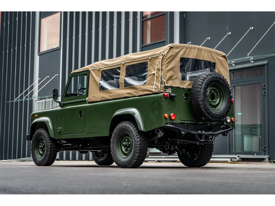 1983 Land Rover Defender 110 - Image 3 of 31