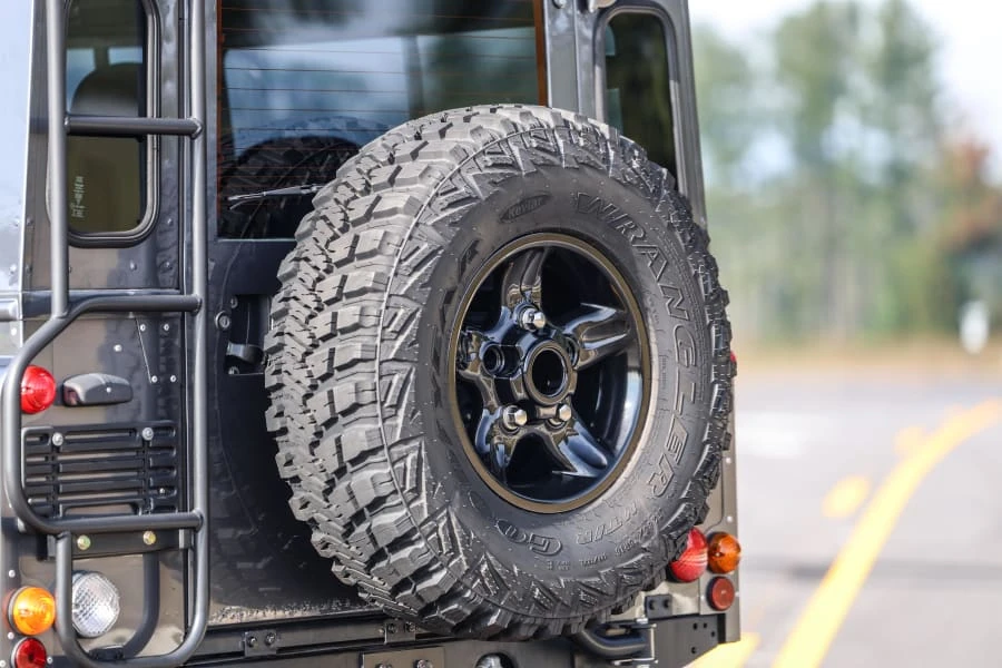 1983 Land Rover Defender 110 - Image 17 of 31