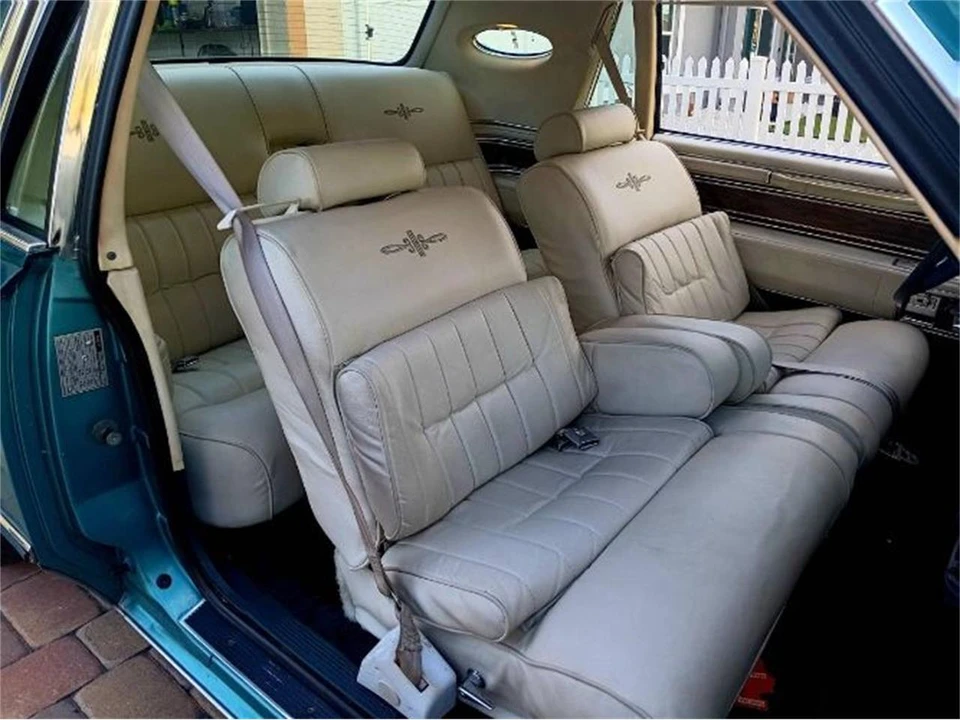 1983 Lincoln Continental 7th Gen - Image 11 of 14