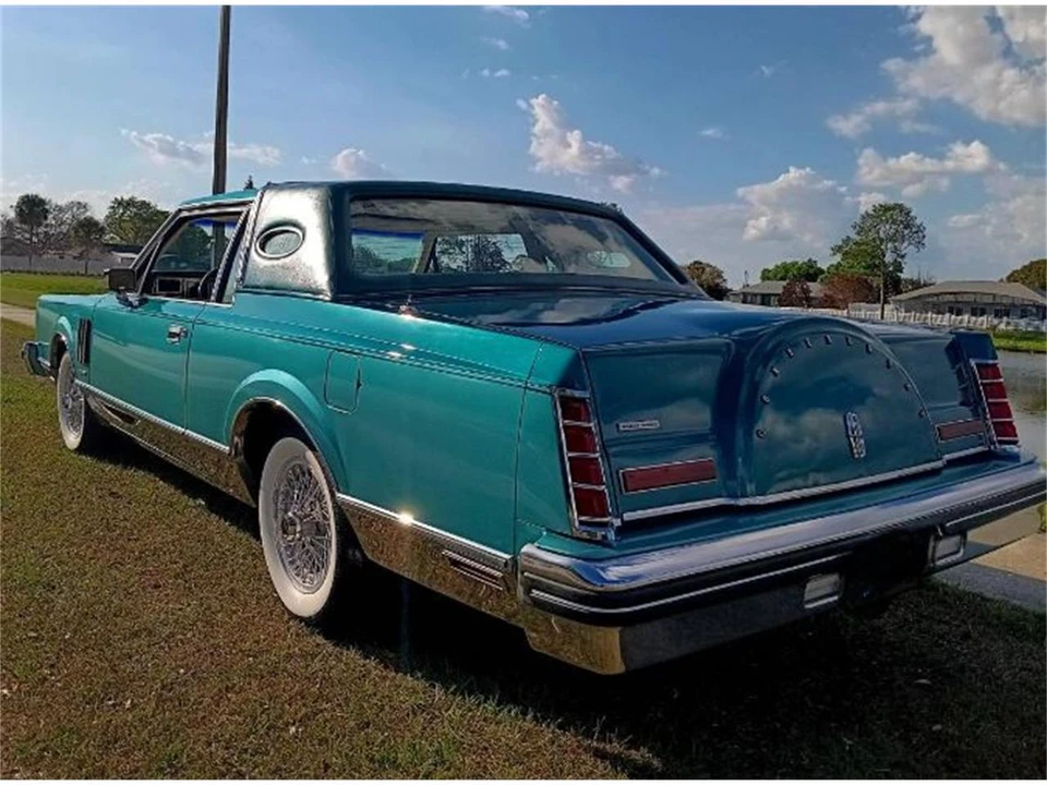 1983 Lincoln Continental 7th Gen - Image 6 of 14