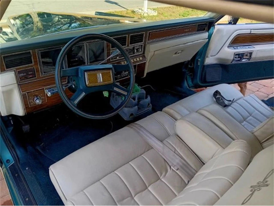 1983 Lincoln Continental 7th Gen - Image 10 of 14