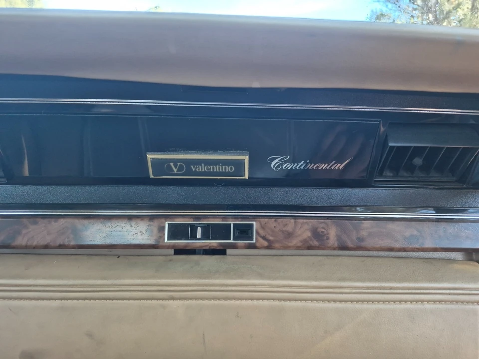 1983 Lincoln Continental 7th Gen - Image 16 of 20