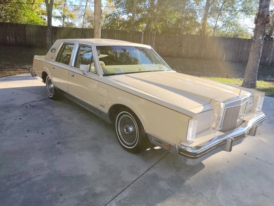 1983 Lincoln Continental 7th Gen - Image 4 of 4