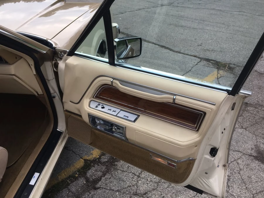 1983 Lincoln Continental 7th Gen - Image 4 of 12