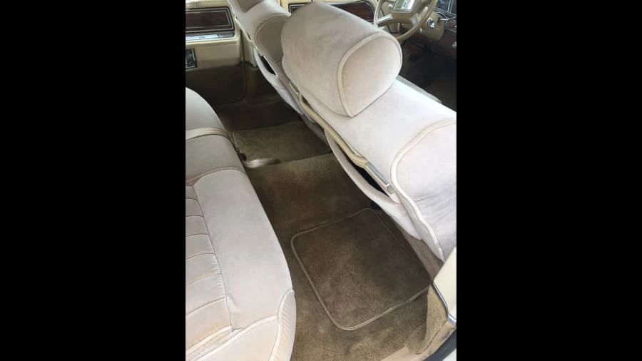 1983 Lincoln Continental 7th Gen - Image 6 of 12